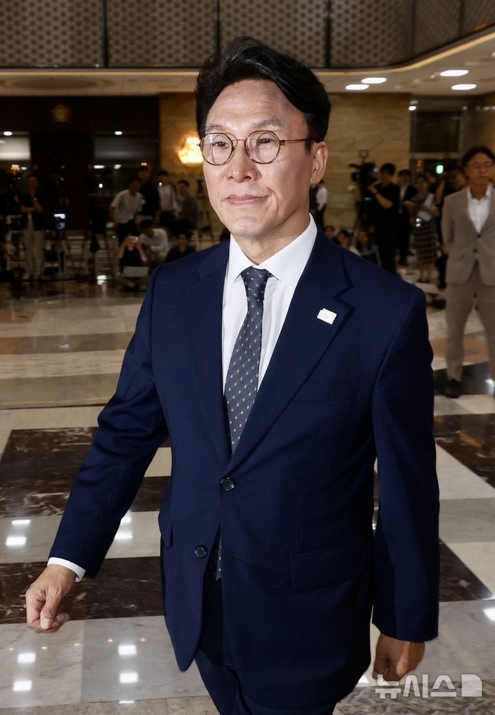 [서울=뉴시스] 조성봉 기자 = 김민석 국무총리 후보자가 3일 오후 서울 여의도 국회에서 열린 본회의에 참석하고 있다.2025.07.03. suncho21@newsis.com 