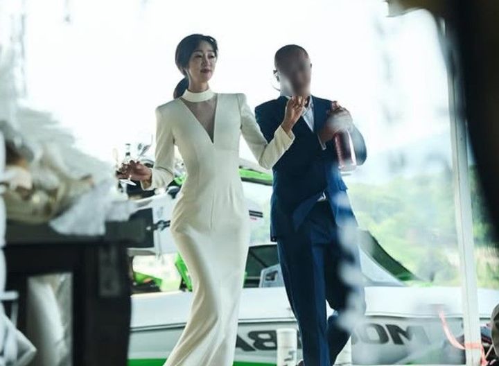 [서울=뉴시스] 배우 최여진이 남편과 함께 찍은 화보를 공개했다. (사진=최여진 인스타그램 캡처) 2025.07.03. photo@newsis.com&nbsp; *재판매 및 DB 금지