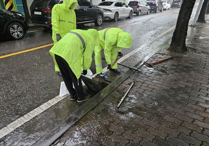 [청주소식]장마철 빗물받이 준설 신고기간 운영 등