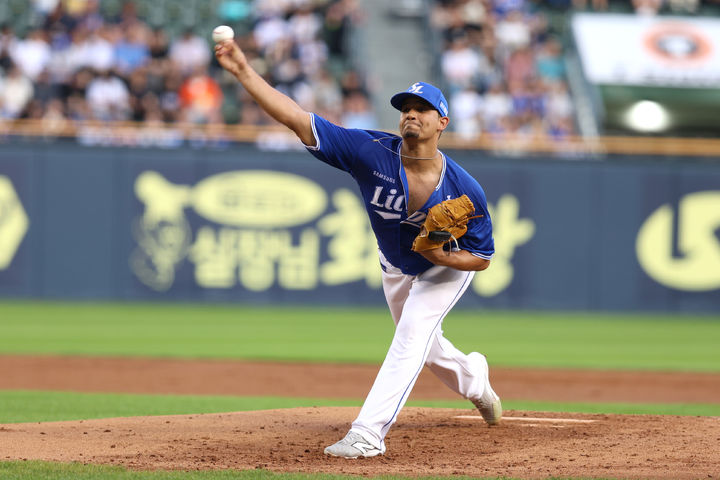 [서울=뉴시스]헤르손 가라비토는 2일 2025 신한 쏠뱅크 KBO리그 두산 베어스전에 선발 등판해 5이닝 3피안타 1실점으로 호투를 선보였다. (사진=삼성 라이온즈 제공) 2025.07.02. *재판매 및 DB 금지