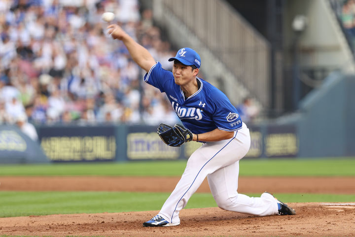 [서울=뉴시스]프로야구 삼성 라이온즈의 최원태는 3일 잠실구장에서 열린 2025 신한 쏠뱅크 KBO리그 두산 베어스와의 경기에 선발 등판해 6이닝 8피안타 3실점으로 퀄리티스타트(QS)를 기록하며 마운드를 지켰다. (사진=삼성 라이온즈 제공) 2025.07.03. *재판매 및 DB 금지