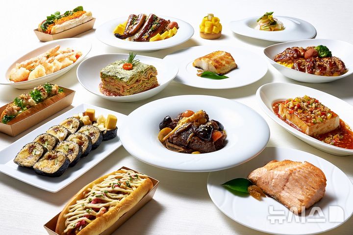 [서울=뉴시스] 롯데호텔 서울의 보양식 팝업스토어 메뉴. photo@newsis.com