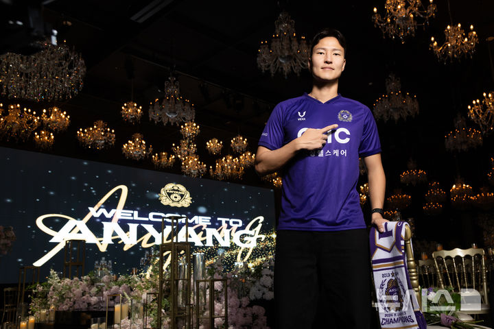 [서울=뉴시스]K리그1 FC안양, 국가대표 수비수 권경원 영입. (사진=FC안양 제공)