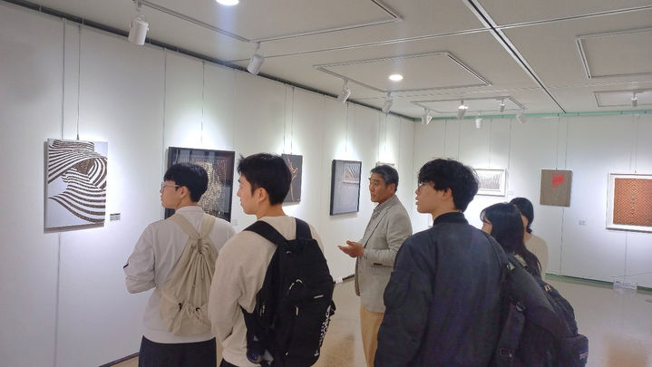 [진주=뉴시스]진주시 진양호 우드랜드,‘소목의 결, 공예의 숨’ 기획 전시.(사진=진주시 제공).2025.07.04.photo@newsis.com *재판매 및 DB 금지