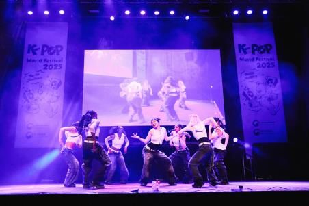 안무를 선보이는 댄스 부문 참가팀 (사진=주독일한국문화원 제공) *재판매 및 DB 금지