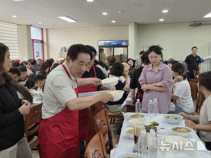 [진천소식]'삼계탕 500인분 나눔' 지역사랑 실천 등