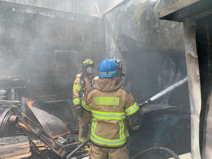 [대구=뉴시스] 4일 오전 11시26분께 대구 서구 이현동 서대구산업단지에 있는 물류창고에서 화재가 발생했다. (사진=대구서부소방서 제공) 2025.07.04. photo@newsis.com *재판매 및 DB 금지
