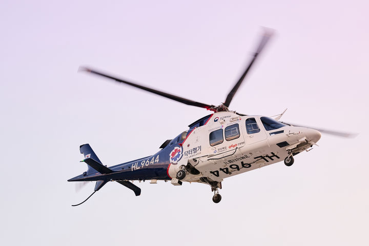 [안동=뉴시스] 안동병원 닥터헬기 (사진=안동병원 제공) 2025.07.04. photo@newsis.com *재판매 및 DB 금지