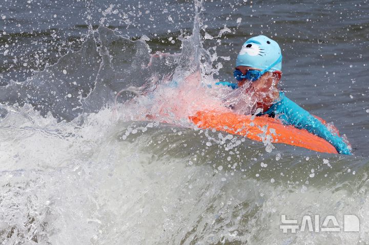 충북 찜통 더위 지속…낮 최고 34도