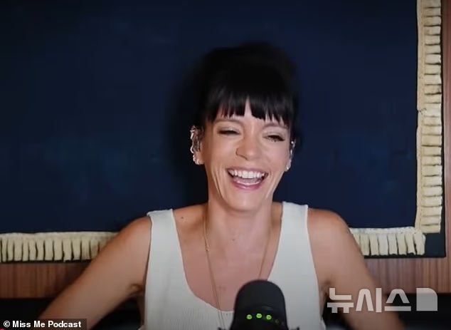 [서울=뉴시스] 영국 팝가수 릴리 앨런(40)이 방송을 통해 여러 차례 낙태한 경험을 고백했다. (사진=데일리메일)