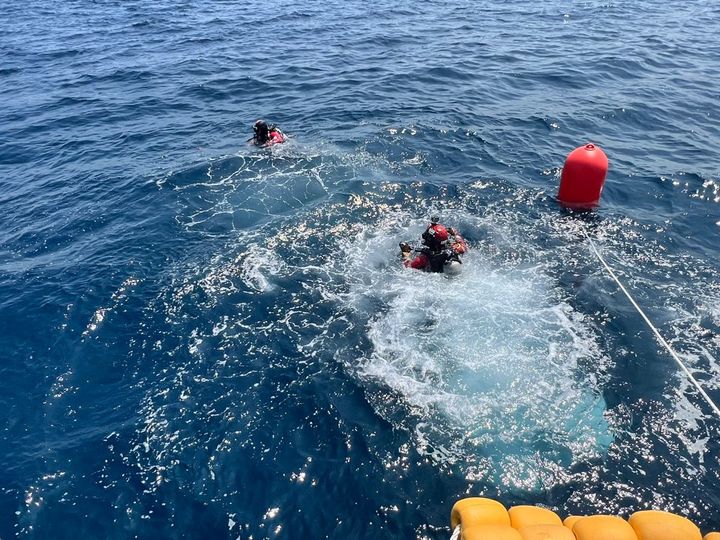 [강릉=뉴시스] 5일 강릉 사천진항 인근 바다에서 50대 다이버가 레저활동 중 숨지는 사고가 발생했다.(사진=강릉해경 제공)photo@newsis.com *재판매 및 DB 금지