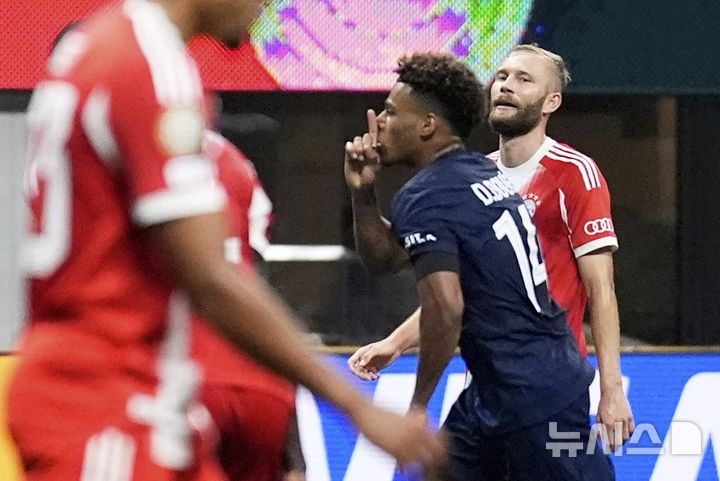 [애틀란타=AP/뉴시스] 프랑스 프로축구 리그앙 파리 생제르맹(PSG)의 데지레 두에. 2025.07.05.