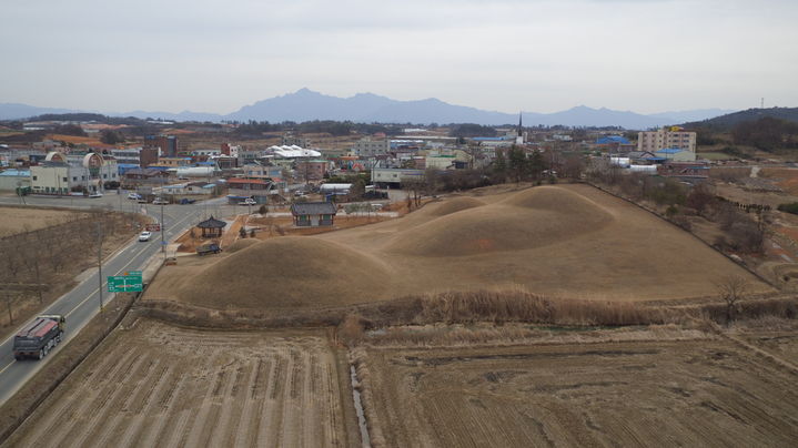 [서울=뉴시스] 옥야리 장동 방대형 고분 (사진=국가유산청 제공) 202507.07. photo@newsis.com *재판매 및 DB 금지