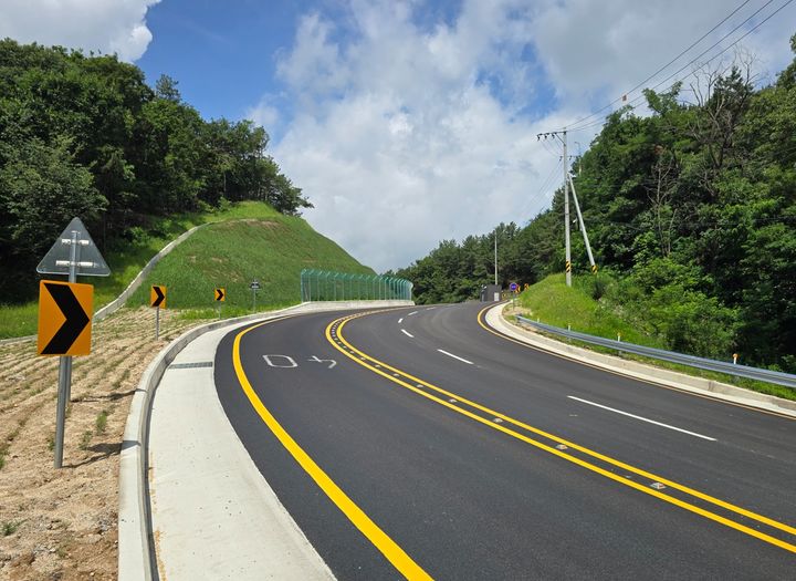 [수원=뉴시스] 여주 흑석고개 개량공사. (사진=경기도 제공) 2025.07.07. photo@newsis.com&nbsp; *재판매 및 DB 금지