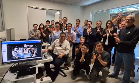 [서울=뉴시스] 한국 의료기기 제조기업 리브스메드가 원격 의료 시스템 전문기업 소바토(SOVATO)와 손잡고 미국 캘리포니아-시카고 간 3000㎞ 초장거리 원격 로봇 수술 시연을 완료했다고 7일 밝혔다. (사진=리브스메드 제공) 2025.07.07. photo@newsis.com *재판매 및 DB 금지