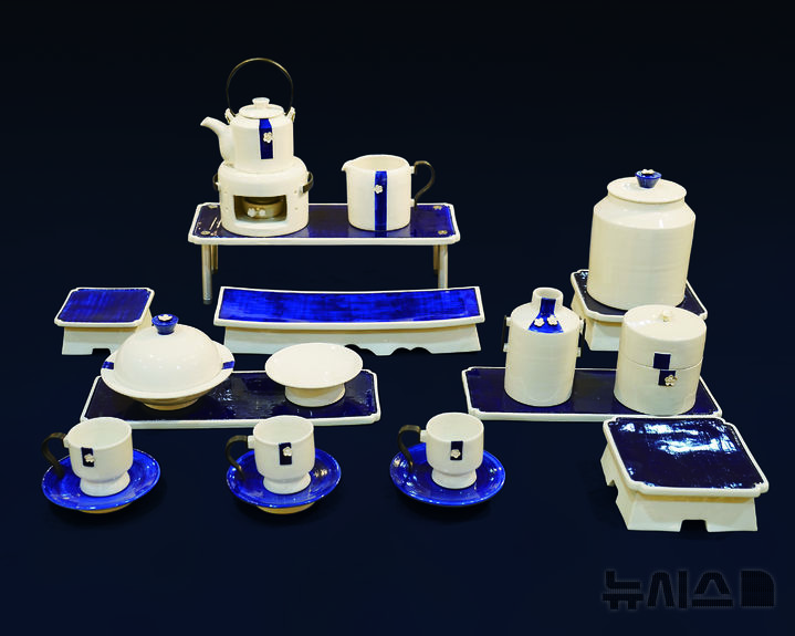 [창원=뉴시스]제55회 경상남도 공예품대전 대상 작품인 문경유 작가의 '봄날의 햇살처럼 눈부신 날에'.(사진=경남도 제공) 2025.07.07.photo@newsis.com