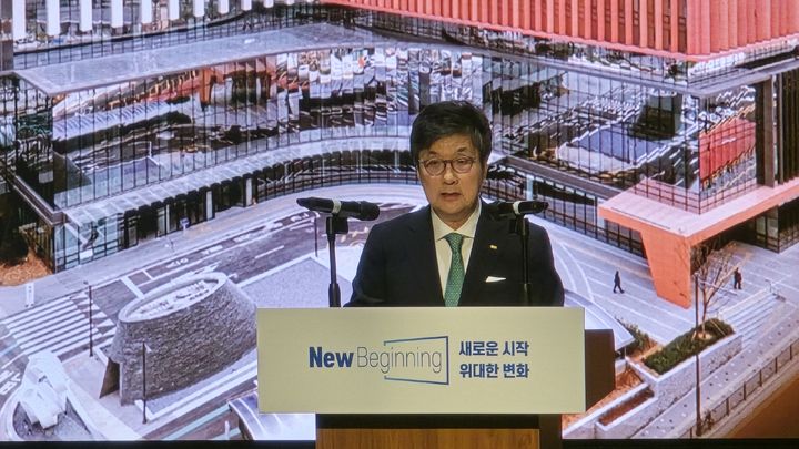 [천안=뉴시스] 송승화 기자 =&nbsp; 7일 열린 순천향대학교 부속 천안병원 '새병원' 개원식에서 서교일 학교법인 동은학원 이사장이 기념사를 하고 있다. 2025.07.07. ssong1007@newsis.com *재판매 및 DB 금지