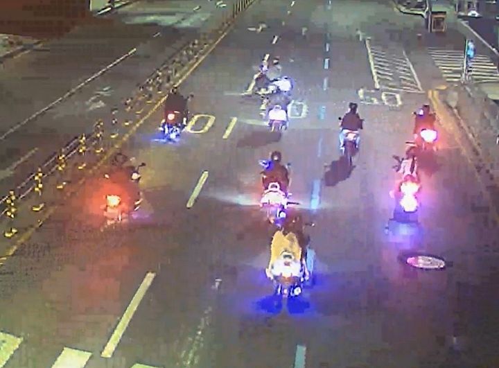 [대구=뉴시스] 대구 동부경찰서는 동구 CCTV 관제센터와 협업해 이륜차 폭주 행위에 가담한 8명을 입건했다. (사진=대구경찰청 제공) 2025.07.08. photo@newsis.com *재판매 및 DB 금지