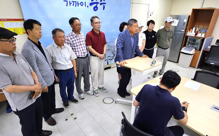 기자회견하는 충주시 파크골프협회 *재판매 및 DB 금지