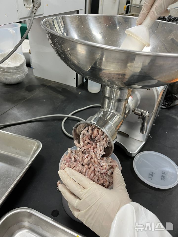 경주시, 2분기 수산물 방사능 검사 현장