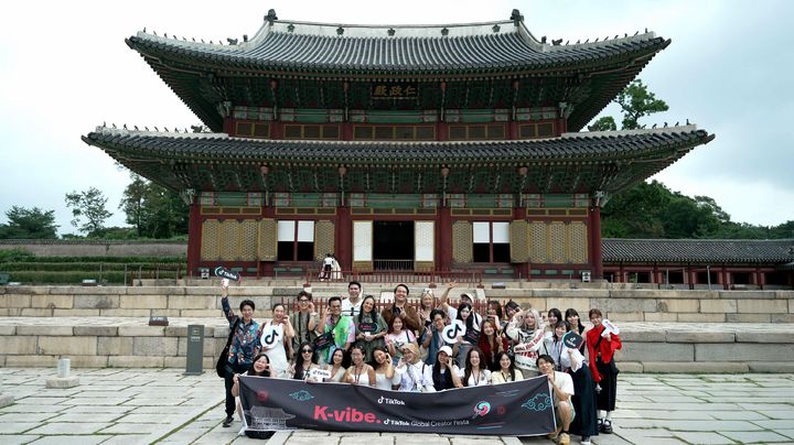 [서울=뉴시스] 틱톡이 한국관광공사와 함께 글로벌 크리에이터들을 대상으로 지난 2일부터 7일까지 5박6일간 한국 문화 체험 기회를 제공했다고 8일 밝혔다. (사진=틱톡 제공) *재판매 및 DB 금지