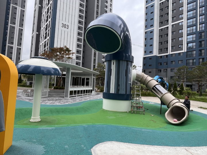 [화성=뉴시스] 물놀이형 어린이 놀이시설의 모습. (사진=화성시 제공) 2025.07.08. photo@newsis.com *재판매 및 DB 금지