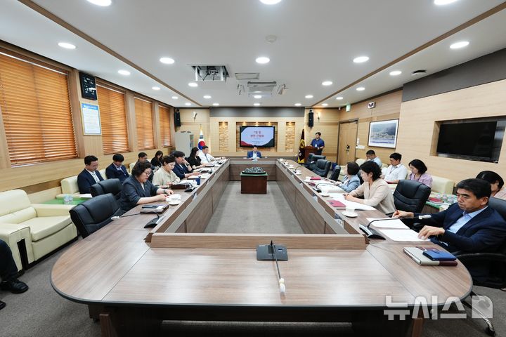 [포천=뉴시스] 7월 현안 간담회. (사진=포천시의회 제공) 2025.07.08 photo@newsis.com