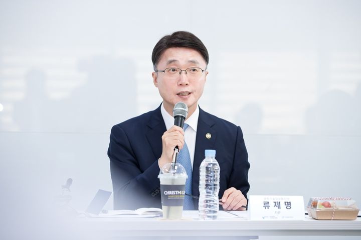 [서울=뉴시스] 류제명 과기정통부 2차관이 첫 현장행보로 한국인공지능·소프트웨어산업협회(KOSA)를 방문했다. (사진=과기정통부 제공) *재판매 및 DB 금지
