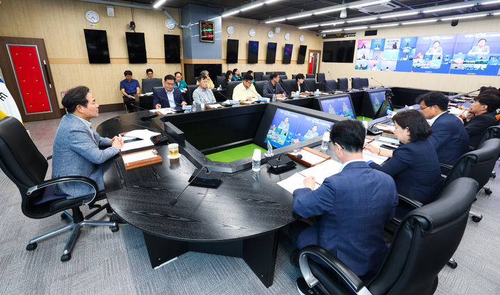 [안동=뉴시스] 지난 8일 김학홍 경북도 행정부지사 주재 시군 부단체장 영상회의. (사진=경북도 제공) 2025.07.09 photo@newsis.com *재판매 및 DB 금지