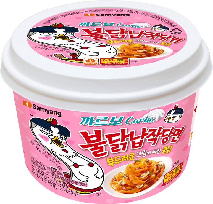 [서울=뉴시스] 삼양식품 신제품 '까르보불닭 납작당면'(사진=삼양식품 제공) *재판매 및 DB 금지