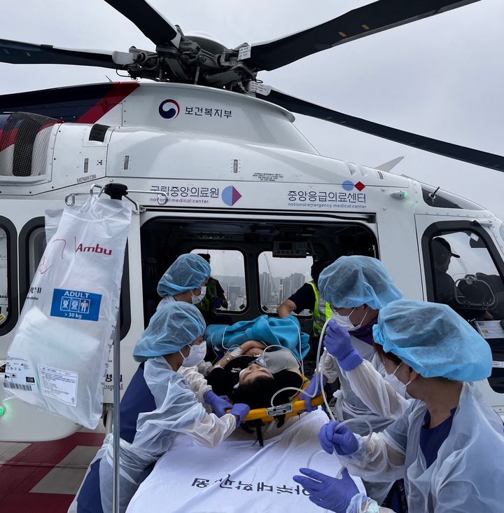 [수원=뉴시스] 닥터헬기. (사진=경기도 제공) 2025.07.09. photo@newsis.com&nbsp; *재판매 및 DB 금지