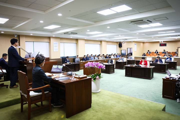 [대전=뉴시스] 조명휘 기자 = 청양군의회가 8일 제313회 임시회를 개회하고 있다. (사진= 청양군의회 제공) 2025.07.09. photo@newsis.com&nbsp; *재판매 및 DB 금지