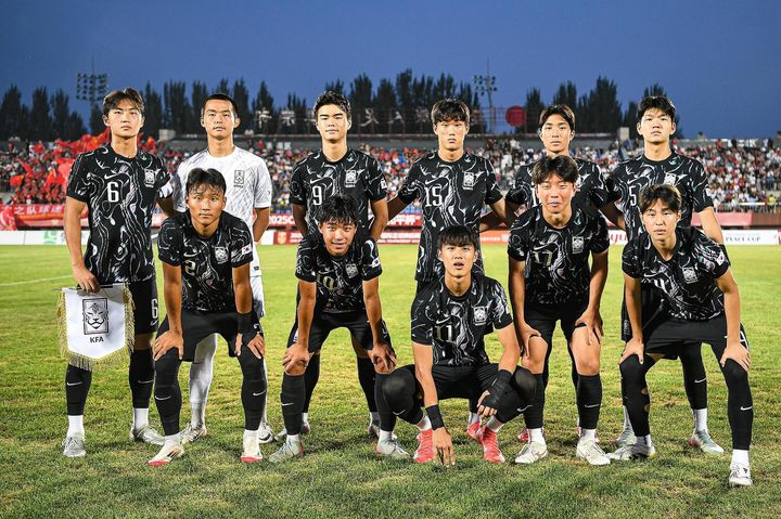 [서울=뉴시스] 중국과의 친선대회 3차전에 선발로 나선 U-16 대표팀 선수단. (사진=대한축구협회 제공) *재판매 및 DB 금지