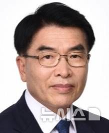 [서울=뉴시스] 국무총리 비서실장에 임명된 민기 제주대 교수.