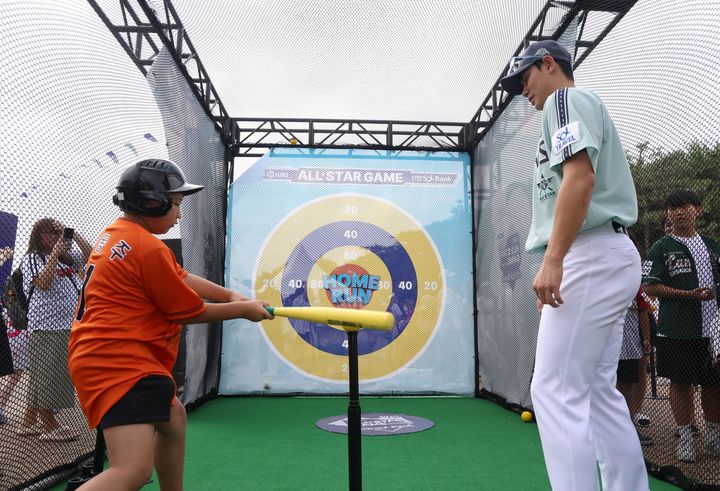 [서울=뉴시스] KBO는 오는 11~12일 대전 한화생명볼파크에서 열리는 2025 신한 쏠뱅크 KBO 올스타전에서 팬들이 직접 참여하고 즐길 수 있는 '팬 페스트존'을 운영한다. (사진=KBO 제공) 2025.07.09. *재판매 및 DB 금지