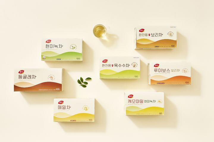 [서울=뉴시스] 동서식품이 차 패키지 디자인 리뉴얼을 단행했다. (사진=동서식품 제공) 2025.07.10.   *재판매 및 DB 금지