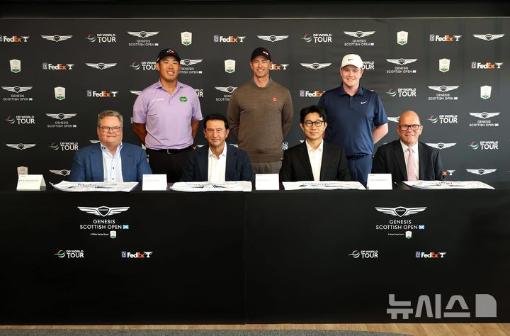 [서울=뉴시스]왼쪽부터 PGA 투어 최고 커머셜 책임자 릭 앤더슨, 안병훈 선수, 현대차 대표이사 호세 무뇨스 사장, 아담 스콧 선수, 제네시스사업본부장 송민규 부사장, DP 월드투어 로버트 매킨타이어, DP 월드 투어 최고경영자 가이 키닝스. (사진=프레인스포츠 제공)
