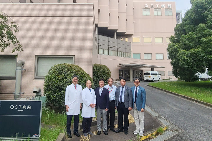 [대전=뉴시스] 건양대병원이 최근 일본 국립연구개발법인 양자과학기술연구개발기구(QST병원)와 난치암 극복을 위한 '중입자 치료 분야 상호 협력' 업무협약을 체결했다.(사진=건양대학교병원 제공) 2025.07.10. photo@newsis.com *재판매 및 DB 금지