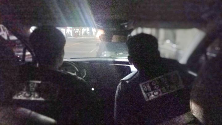 [통영=뉴시스] 신정철 기자= 통영해양경찰서(서장 박현용)가 지난 4월부터 8건의 민생침해 범죄에 대해 발빠른 대응으로 신속하게 사건을 해결하는 '국민해결사' 역할을 톡톡히 수행하고 있다.사진은 지난 6월10일 새벽, 거제시 옥포항에 계류 중인 어선에 침입해 어창에 있던 참돔 등 어획물을 훔친 절도사범을 3일간의 끈질긴 탐문수사 모습.(사진=통영해경 제공).2025.07.10. photo@newsis.com&nbsp; *재판매 및 DB 금지