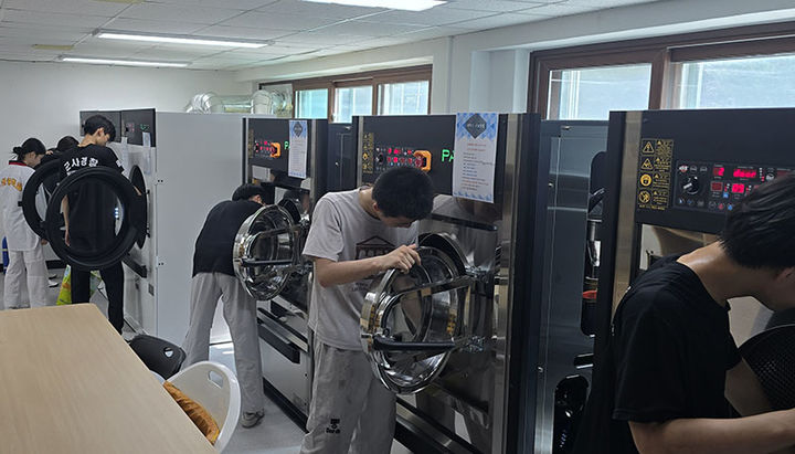 태백 종합경기장 내부에 설치된 무료 빨래방 모습.(사진=태백시 제공) *재판매 및 DB 금지