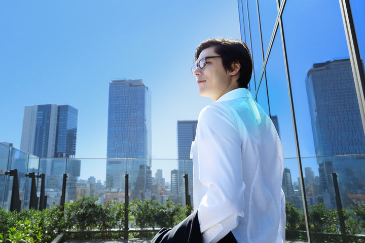 [서울=뉴시스]소니코리아 '레온 포켓' 착용 이미지. (사진 = 소니코리아) 2025.07.10. photo@newsis.com *재판매 및 DB 금지