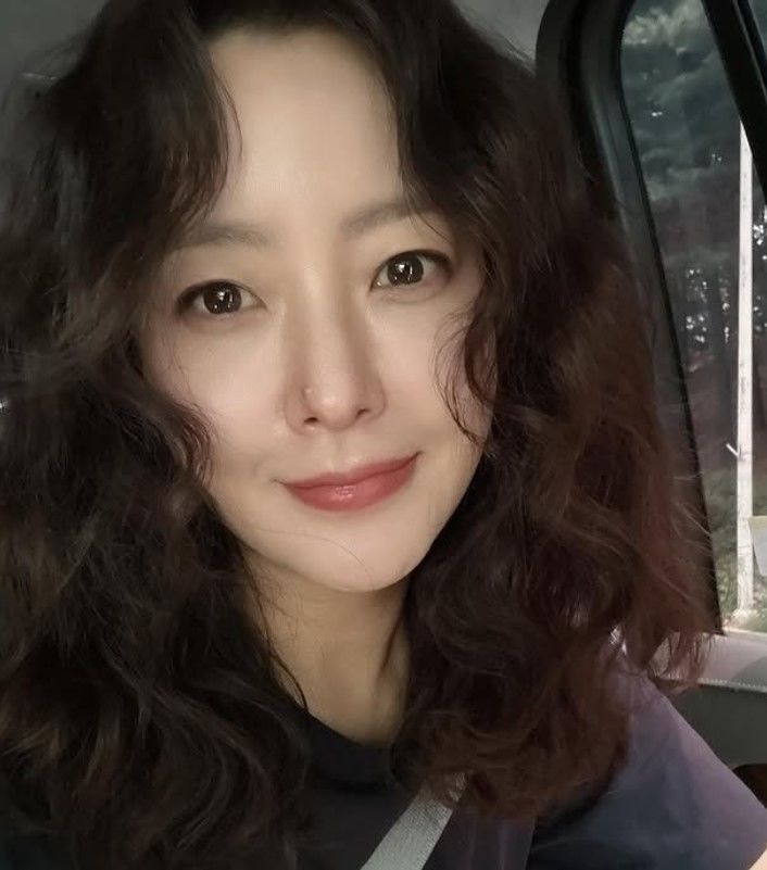 [서울=뉴시스] 김희선. (사진=김희선 인스타그램 캡처) 2025.07.10. photo@newsis.com *재판매 및 DB 금지