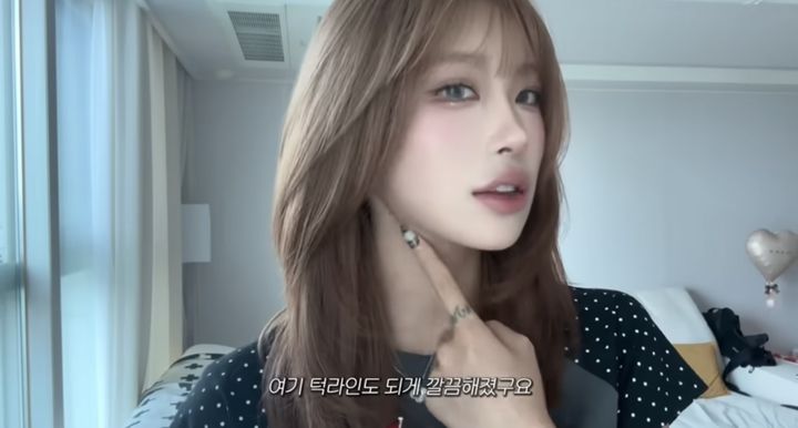 [서울=뉴시스] 최준희가 지난 8일 유튜브 채널 '준희'에 안면 윤곽, 눈 밑 뒷트임 성형수술 후기를 밝혔다. (사진=유튜브 채널 '준희' 캡처) 2025.07.11. photo@newsis.com *재판매 및 DB 금지