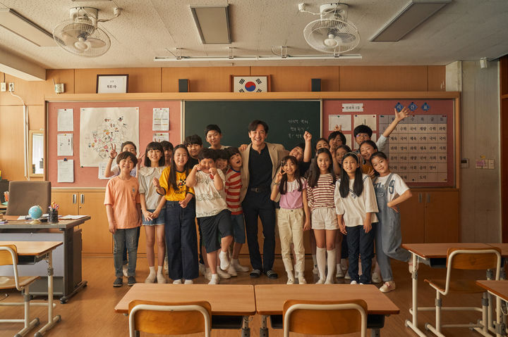 [서울=뉴시스] 배우 엄태웅의 스크린 복귀작 '마지막 숙제'가 8월 개봉한다. (사진=스튜디오킬러웨일, 에스더블유콘텐츠 제공) 2025.07.11. photo@newsis.com *재판매 및 DB 금지