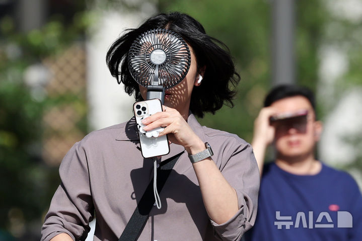 인천, 맑고 낮 최고 34도 찜통더위…열대야도 지속
