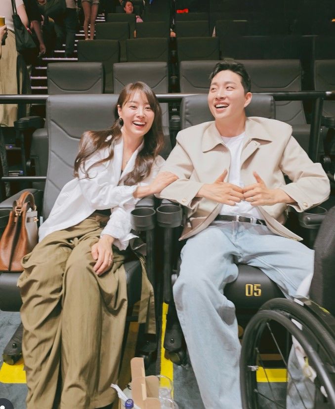 [서울=뉴시스] 송지은(왼쪽), 박위. (사진=송지은 인스타그램 캡처) 2025.07.11. photo@newsis.com  *재판매 및 DB 금지