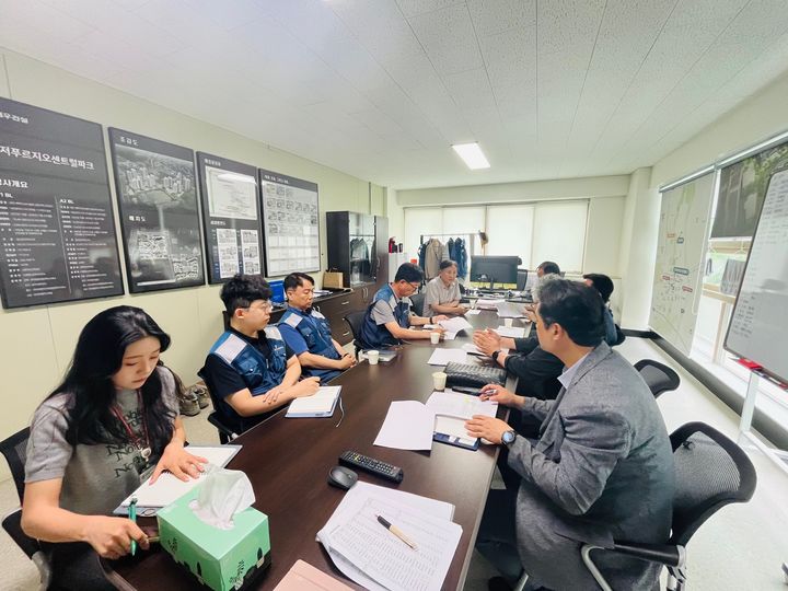 [대전=뉴시스]대전시가 5개 구와 함께 2분기 하도급 정기 T/F점검 회의를 갖고 있다. 2025. 07. 11 photo@newsis.com *재판매 및 DB 금지