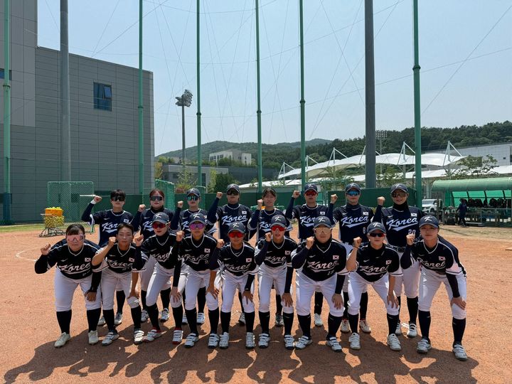 [서울=뉴시스]대한야구소프트볼협회는 2025 여자 소프트볼 아시아컵에 출전하는 대한민국 소프트볼 국가대표팀이 오는 12일 인천국제공항을 통해 중국 시안으로 출국한다고 11일 밝혔다. (사진=대한야구소프트볼협회 제공) 2025.07.11. photo@newsis.com *재판매 및 DB 금지