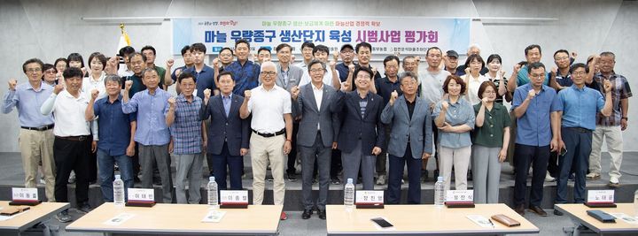 [합천=뉴시스] 합천군, 마늘 우량종구 생산단지 육성 시범사업 평가회 (사진=합천군 제공) 2025. 07. 11. photo@newsis.com *재판매 및 DB 금지