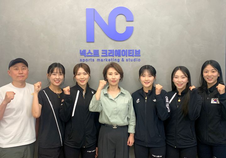 [서울=뉴시스] 넥스트크리에이티브와 매니지먼트 계약을 맺은 여자 컬링 국가대표 경기도청. (사진 = 넥스트크리에이티브 제공) *재판매 및 DB 금지